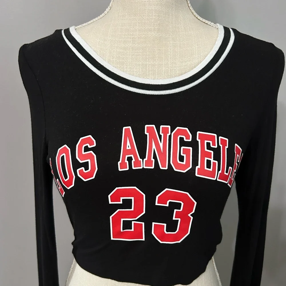 Like New Shein Woman’s Long Sleeve Crop Top Size M (6)